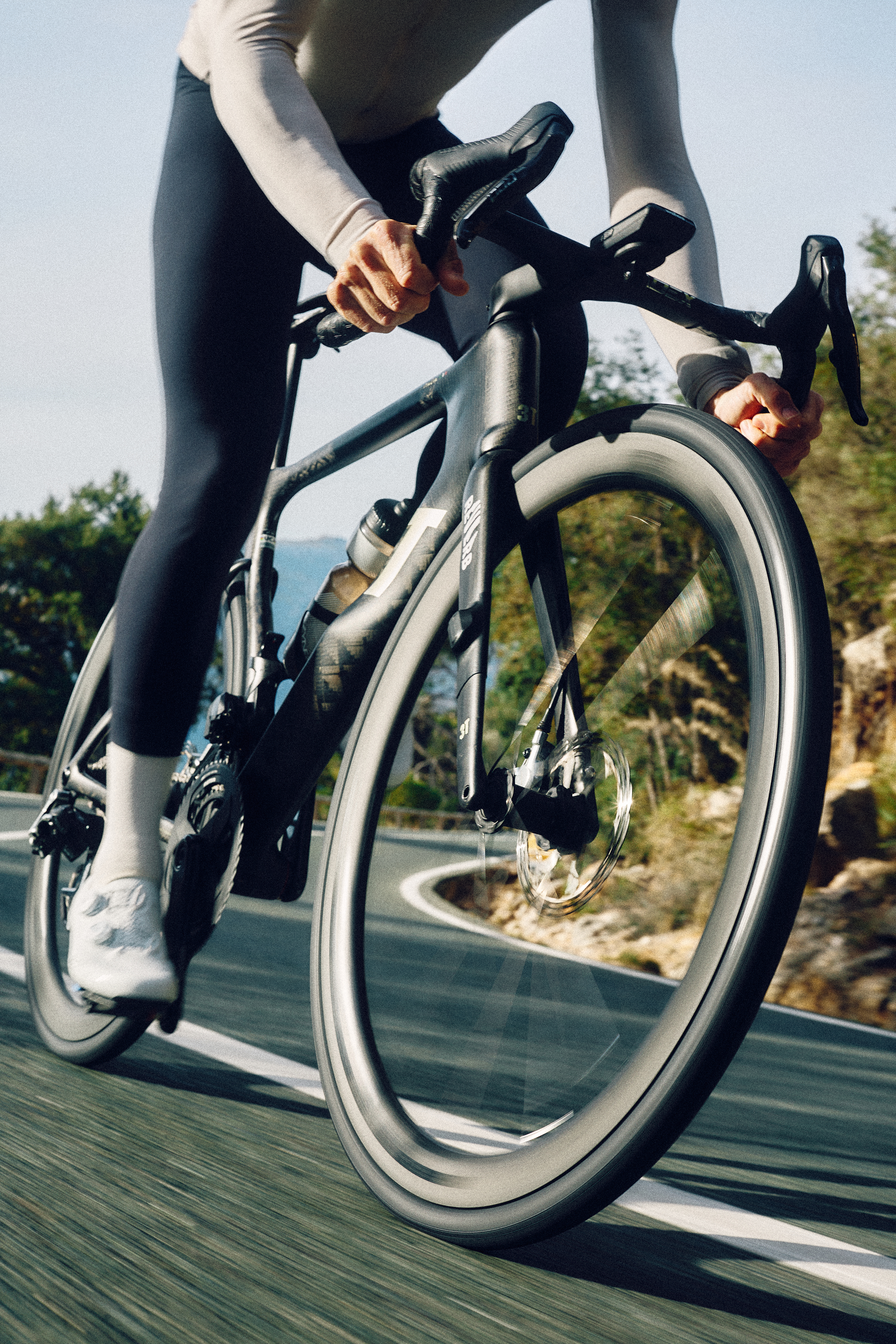 Continental expands Grand Prix 5000 range with S TR and TT TR size