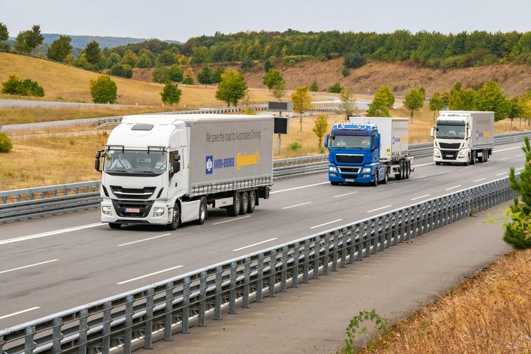 Continental_pp_Platooning_01
