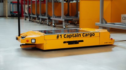 Bewegung im Runderneuerungswerk: Continental optimiert Reifenproduktion mit autonomen Robotern