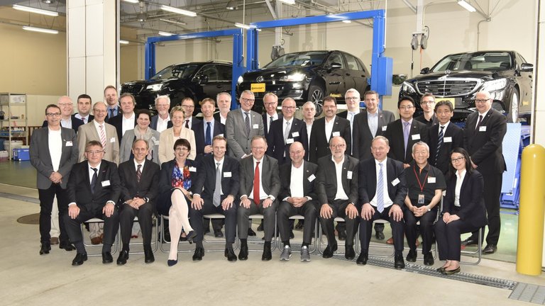 20170526 Prime Minister Weil in Japan img Business delegation