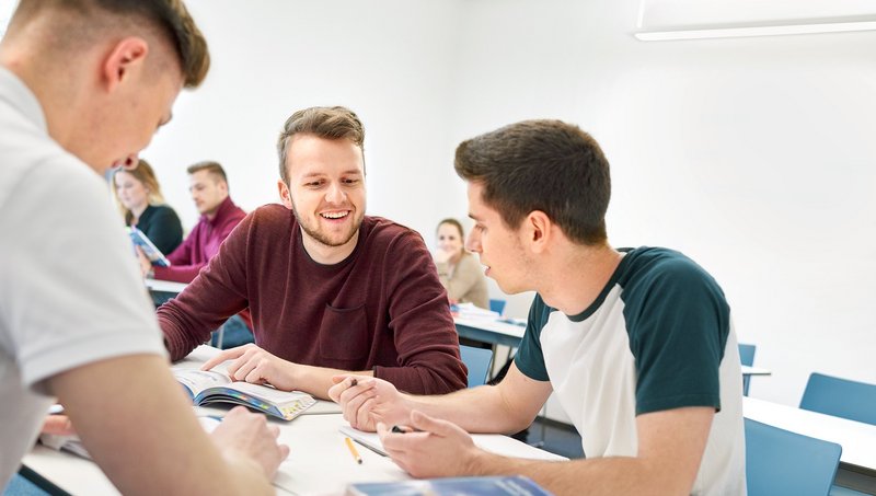 Headerbild Kfz Mechatroniker