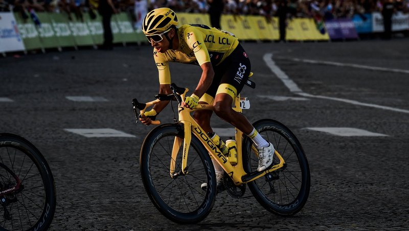 2020-08-21-img-egan-bernal-data