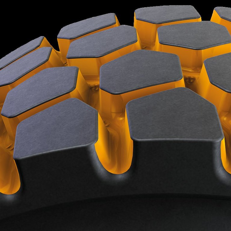 Continental_CST_ContiEath_EM-Master_E4_tread