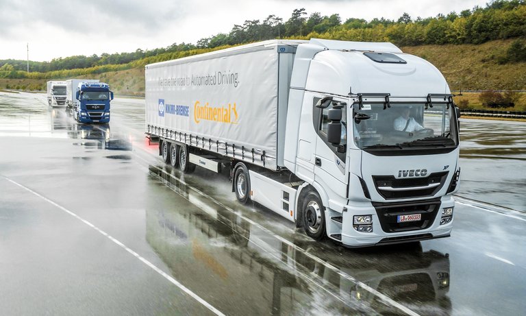 Continental_pp_Platooning_Emergency_Braking