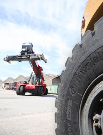 05_Continental_ContainerMaster radial_2