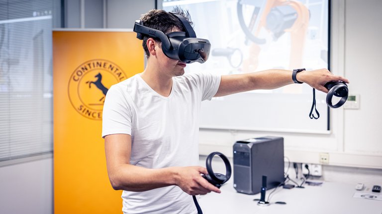 Zaměstnanci společnosti Continental v Brandýse nad Labem se školí pomocí umělé inteligence.