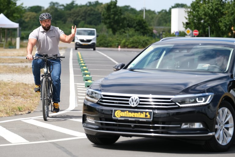 The cornering assistant