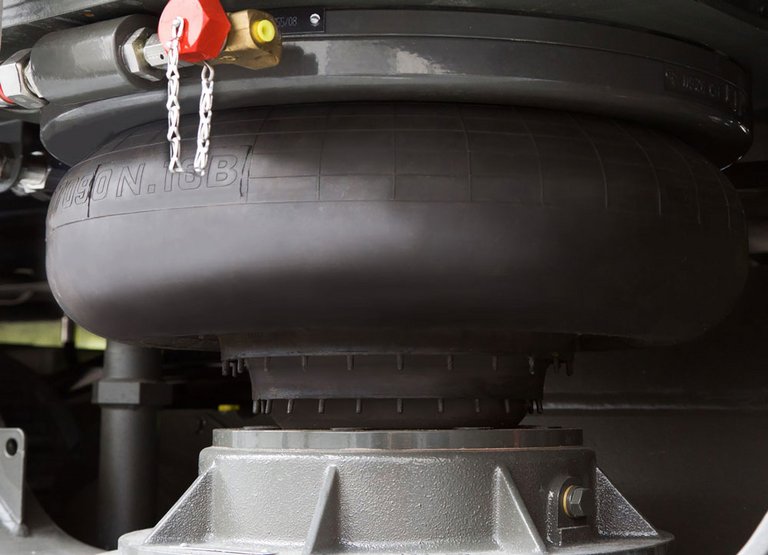 Continental_PP_Airsprings_ Hochbahn_HH_01.jpg