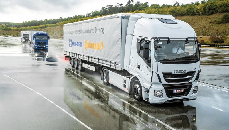 Continental_pp_Platooning_Emergency_Braking