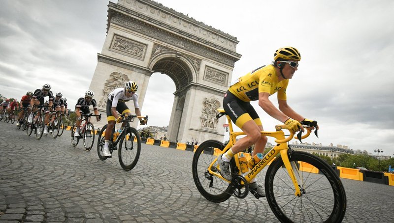 Winner Geraint Thomas Team Sky Arc de Triomphe