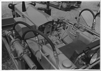 Continental Druckluftschlauch am Famo-Traktor, 05/1956