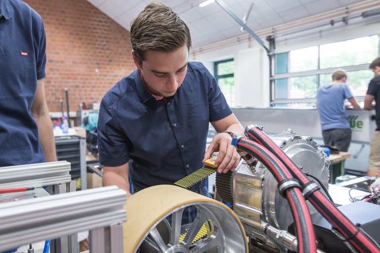 Continentals application technician Alexander Behmann