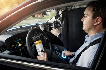 20170526 Weil in Japan img UX Research Vehicle