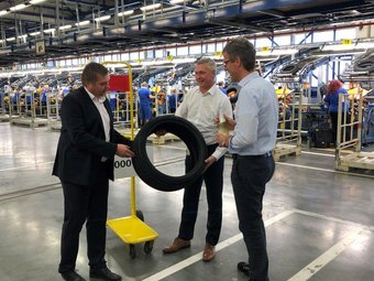 Jednatel společnosti vybral společně s Bernhardem Trilkenem jubilejní plášť