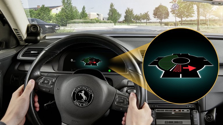 Einfahren in den Kreisverkehr - Zoom