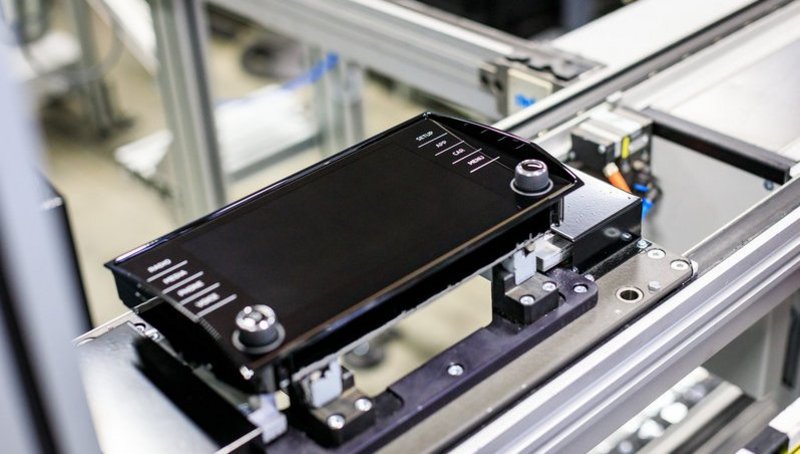 Výroba displaje navigace