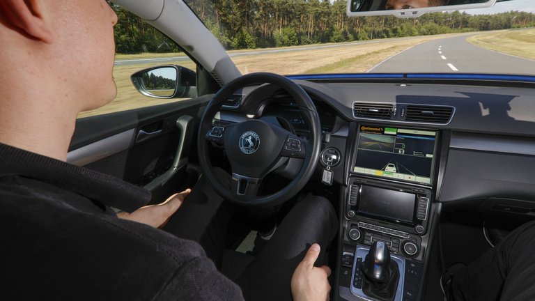 Assisted & Automated Driving Control Unit beim automatisierten Fahren