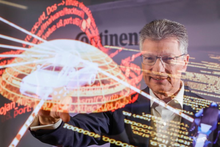 Continental CEO Dr. Elmar Degenhart