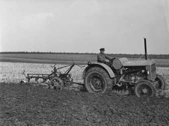 38 PS Hanomag-Diesel-Radschlepper  ca. 1931