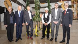 Continental feiert Richtfest der neuen Unternehmenszentrale