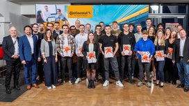 Continental Regensburg ehrt Absolventen des aktuellen Ausbildungs-Jahrgangs