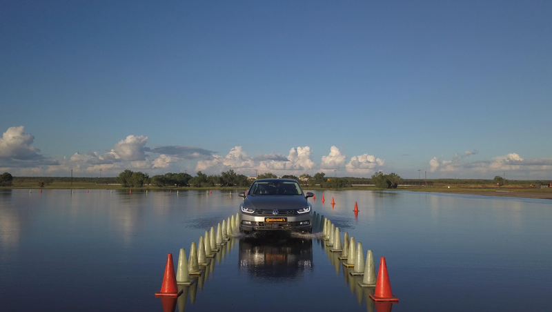 Tire tests with self-driving test vehicles - testing facilities