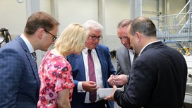 Bundespräsident Steinmeier besucht Continental-Forschungslabor in Anklam