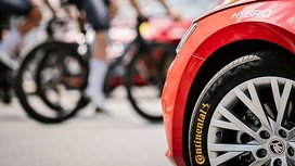 Noch 100 Tage bis zum Tour-Start: Continental stattet Begleitfahrzeuge mit ContiRe.Tex-Technologie aus